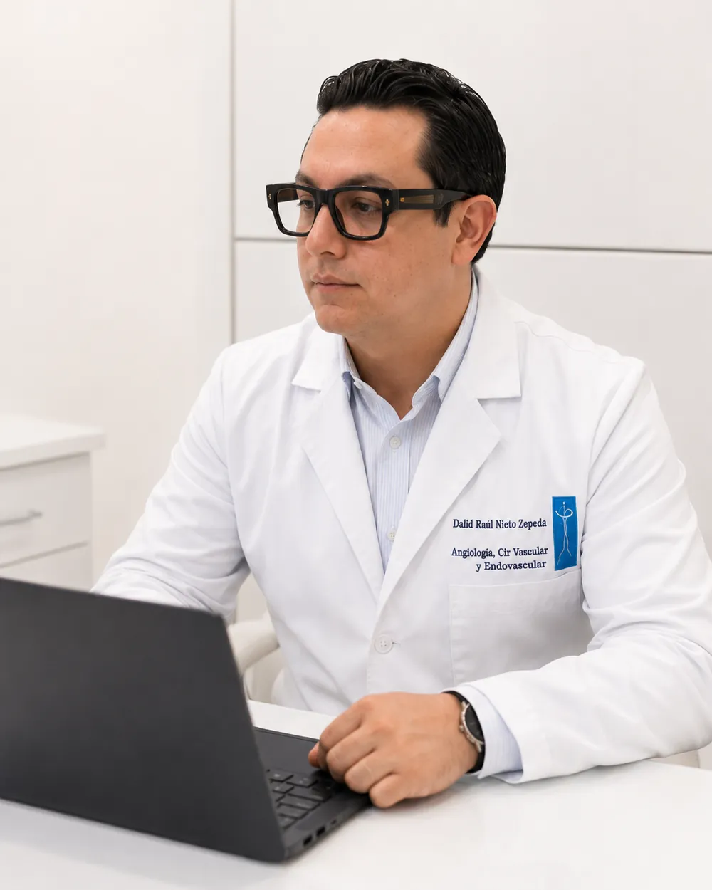 Valoración de insuficiencia venosa crónica en piernas con el Dr. Dalid Nieto Zepeda, angiólogo en Lindavista